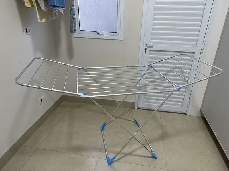 foto de Varal De Chão Big Grande De Roupas 174cm Dobrável Cor Azul Ordez 174cm 100% Alumínio