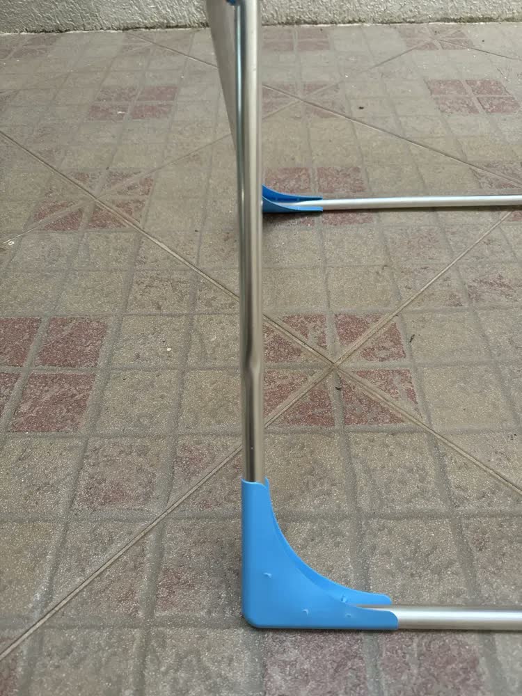 foto de Varal De Chão Big Grande De Roupas 174cm Dobrável Cor Azul Ordez 174cm 100% Alumínio