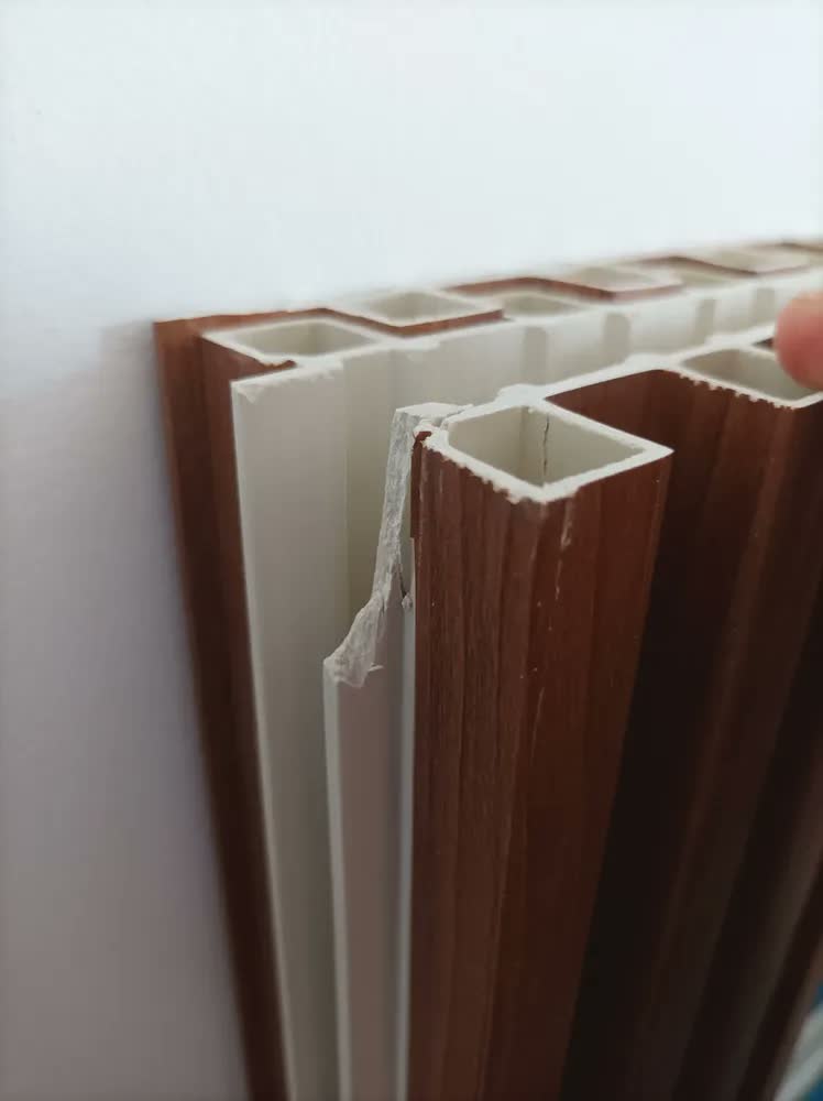 foto de 2 Pçs Painel Ripado Ecológico Wpc Pietruzza 1,25m X 0,16m Cor Painel Jatoba