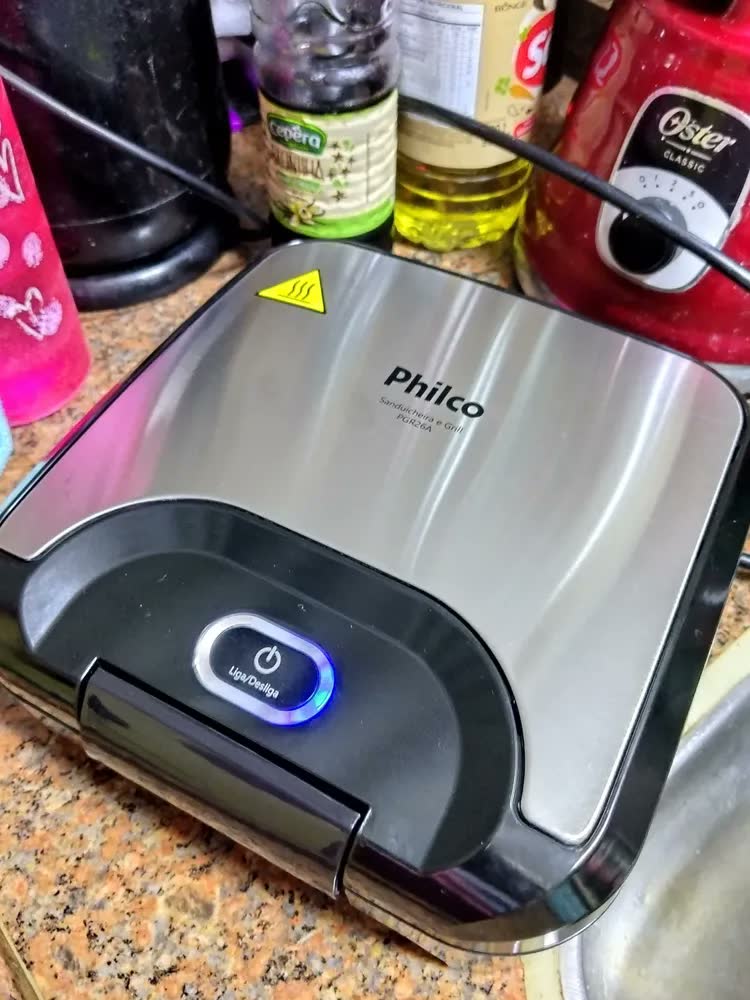 foto de Sanduicheira E Grill Philco Acabamento em Inox Pgr26a