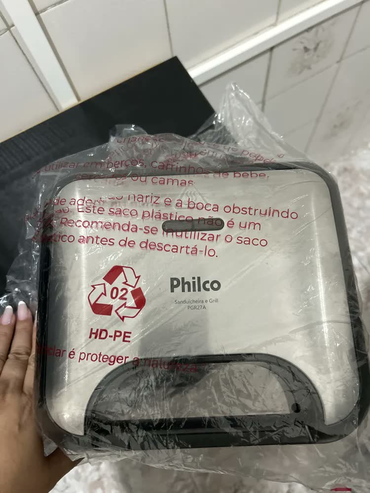 foto de Sanduicheira elétrica Philco Sanduicheiras PGR27A cor preto
