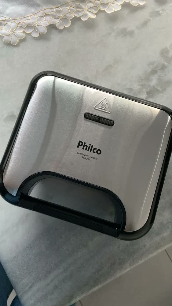 foto de Sanduicheira elétrica Philco Sanduicheiras PGR27A cor preto