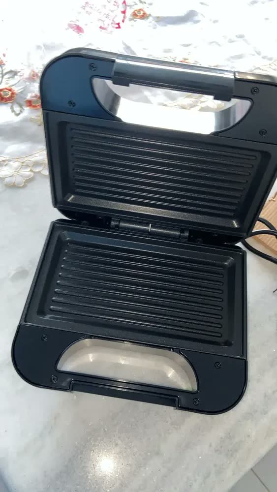 foto de Sanduicheira elétrica Philco Sanduicheiras PGR27A cor preto