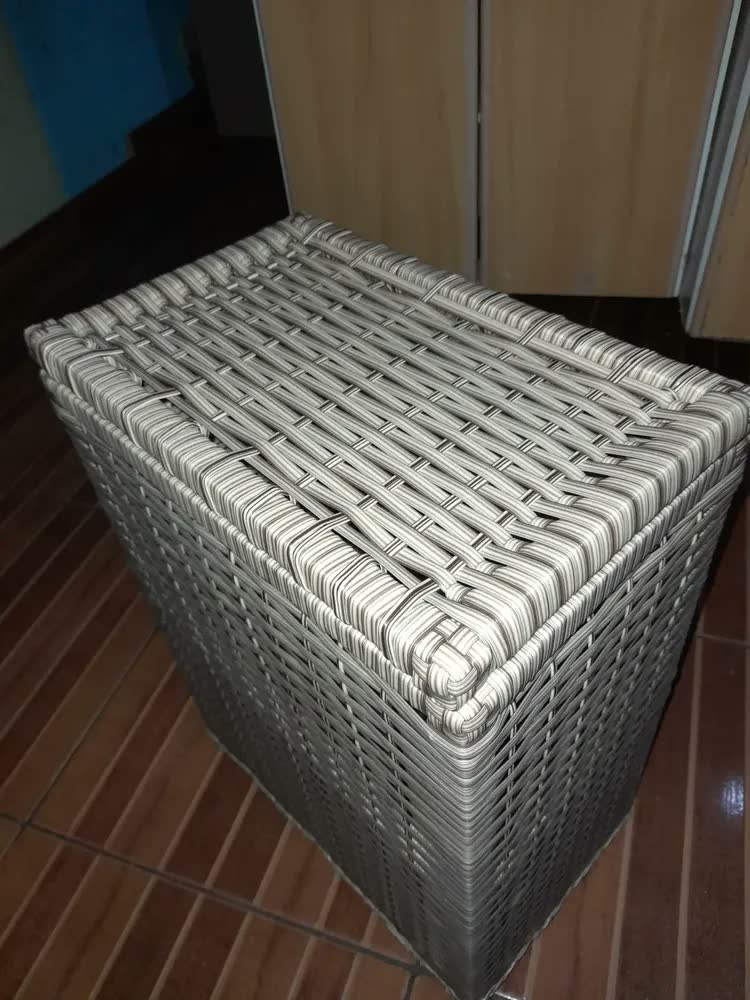 foto de Roupeiro Cesto P/roupa Suja Fibra Sintética 100lts 40x40x70 Cor Capuccino