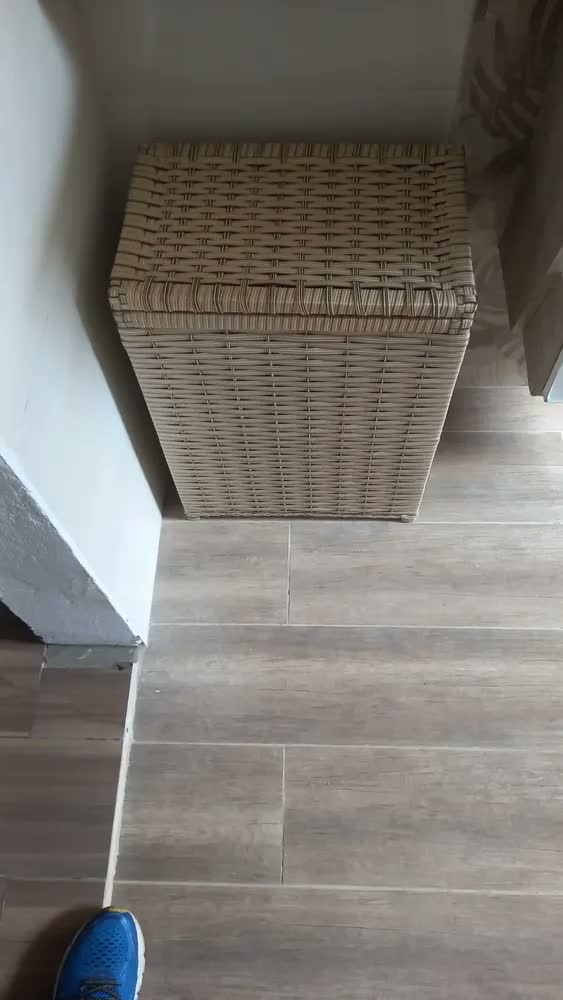 foto de Roupeiro Cesto P/roupa Suja Fibra Sintética 100lts 40x40x70 Cor Capuccino
