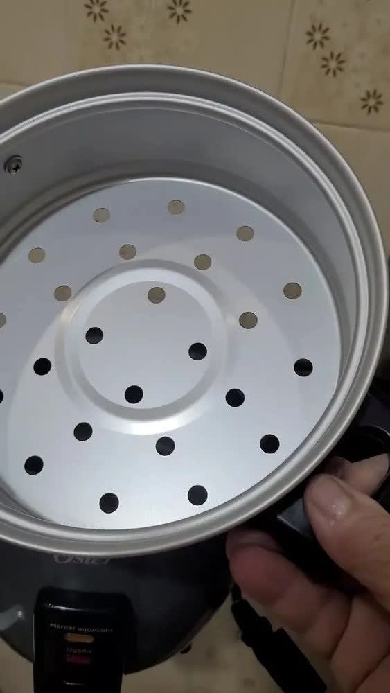 foto de Panela Elétrica De Arroz Oster Grafite Pan306 Cinza-escuro