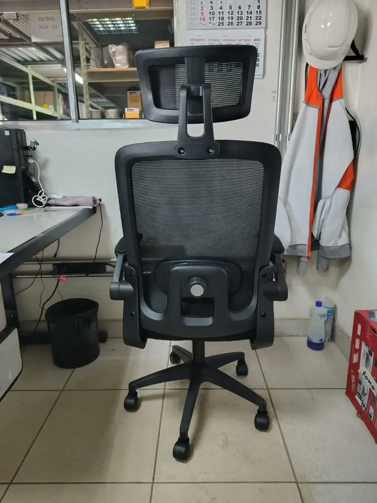 foto de Cadeira Escritório Ergonômica Giratória Com Apoio Lombar