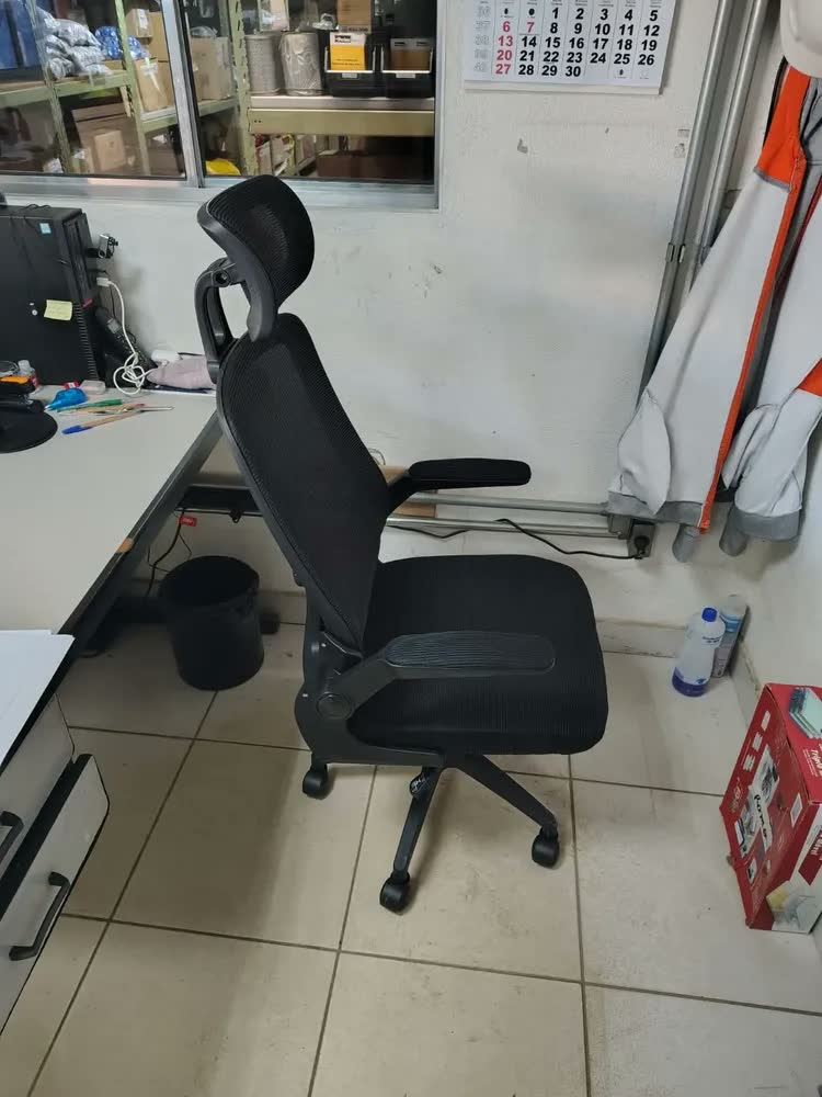 foto de Cadeira Escritório Ergonômica Giratória Com Apoio Lombar