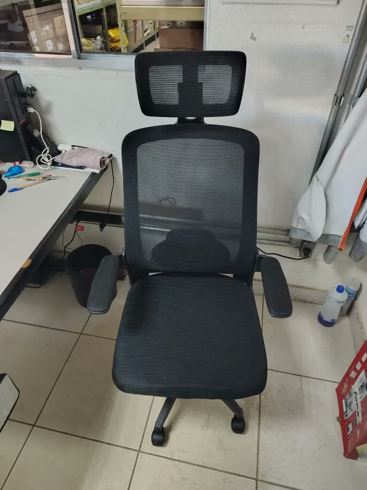 foto de Cadeira Escritório Ergonômica Giratória Com Apoio Lombar