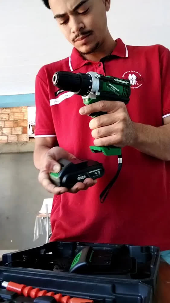 foto de Parafusadeira Furadeira 21v 1300mah Com 2 Baterias Recarregável Sem Fio Maleta Completa Several Importados