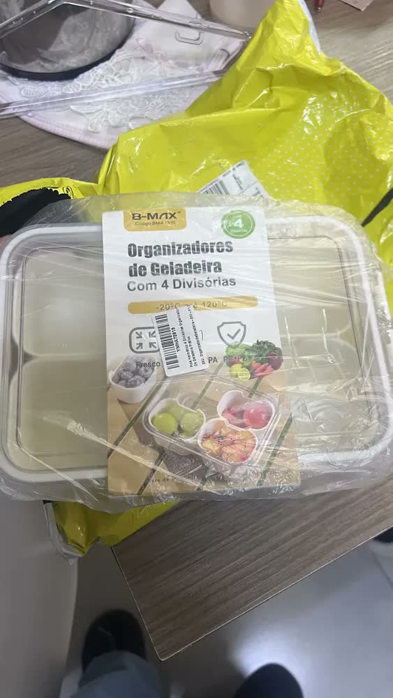 foto de Pote Hermético 4 Divisórias Organizador De Geladeira Prático Conserva Alimentos Frutas Legumes Multiuso Cozinha