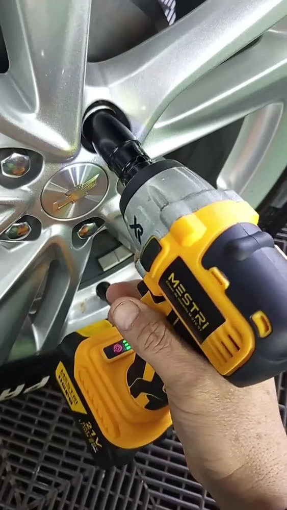 foto de Chave De Impacto a Bateria Profissional Recarregável 4ah Brushless Parafusadeira Furadeira Alta Potência Sem Escova 2 Baterias MESTRI