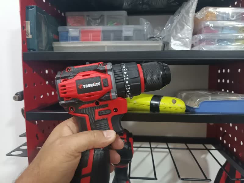 foto de Furadeira Parafusadeira de Impacto Brushless CyberLite 16.8V, com 3 Baterias e Bolsa