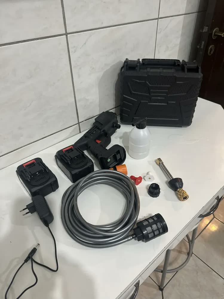 foto de Lava Jato Portátil Alta Pressao Lavadora 2 Baterias + Maleta Preto Recarregavel Elétrica Lavar Carro Profissional Potência Turbo Limpeza Compacta Potente Regulável Lavagem Automotivo Evolufix