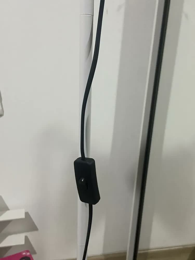 foto de Luminária De Chão Abajur Articulada 1,6m Metal Pedestal Piso Coluna Preta Leitura Quarto Sala Cúpula Branco Flexivel 1,6m Bivolt Bravvi