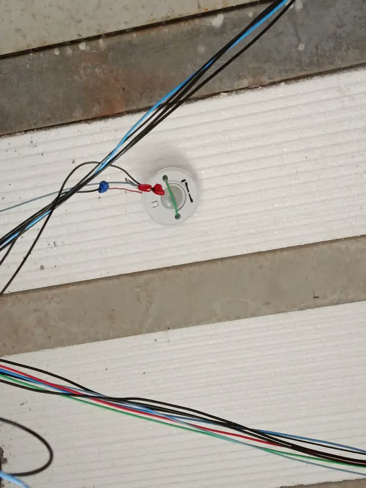 foto de Sensor de Presença Intelbras Para Teto com Fotocélula, Branco