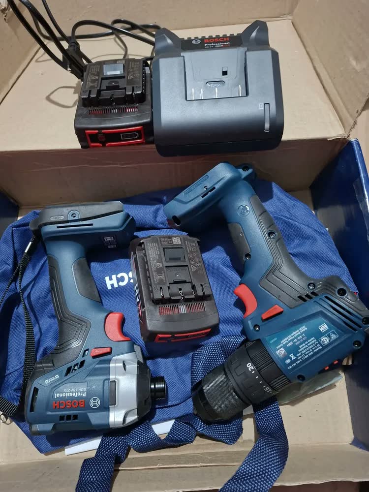 foto de Kit Parafusadeira 2 Bat 2ah 18v Gsb185li + Gdr18v215 Bosch Azul 18v