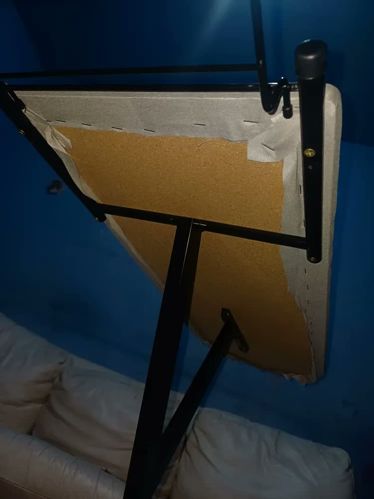 foto de Mesa Tabua De Passar Roupa Tecido Térmico Anti-chamas Cor Preto Liso