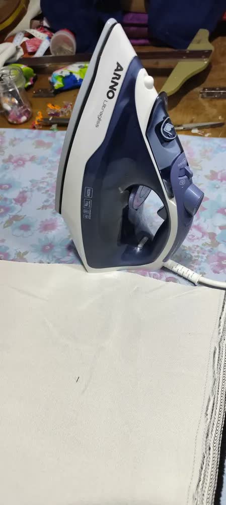 foto de Ferro a Vapor Arno Ultragliss com Base Durilium Airglide FU02