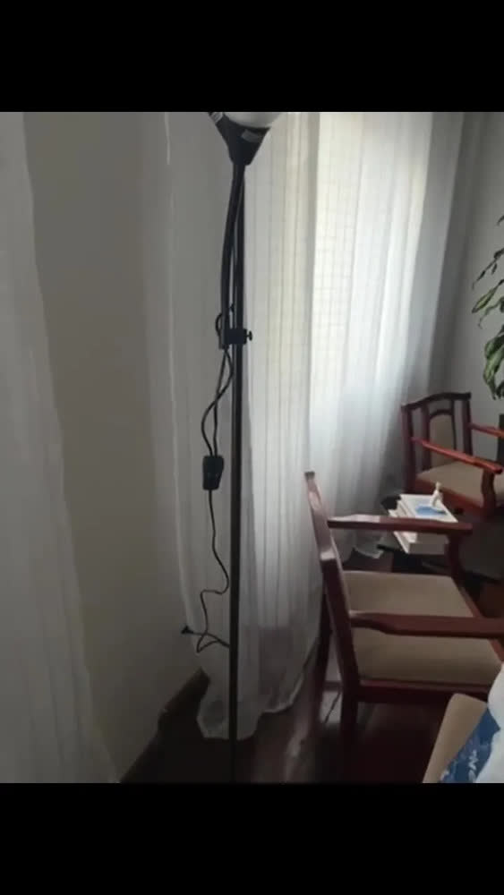 foto de Luminária Chão 177cm Piso + 2 Lâmpadas Led Articulada Dupla Preto