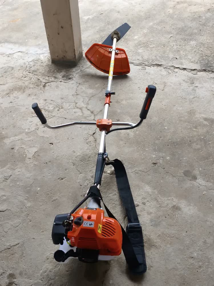 foto de Roçadeira A Gasolina Profissional 2 Tempos 75cc 5x1 Nakasaki