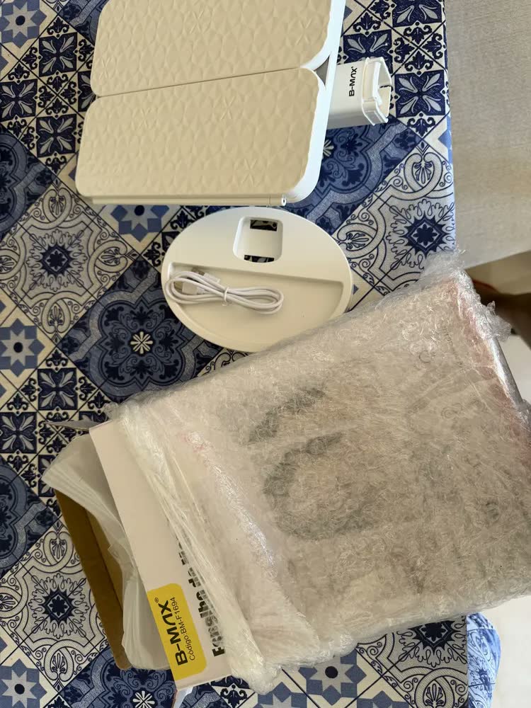 foto de Espelho Triplo Maquiagem Camarim Luz Bancada 3x Ampliação Branco