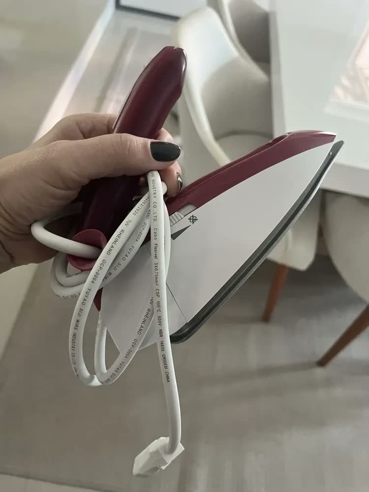 foto de Ferro De Viagem Portátil Bivolt A Vapor Para Roupa Mini Ferro Dobrável A Vapor A Seco De Passar Roupa Leve Compacto Pequeno Bivolt