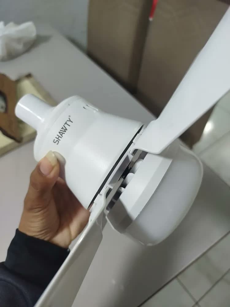 foto de Shawty Lâmpada Ventilador Teto Silencioso Com Controle Remoto 3 Velocidades Timer 3 Níveis De Luz Led Ideal Quarto Sala Cozinha Escritório