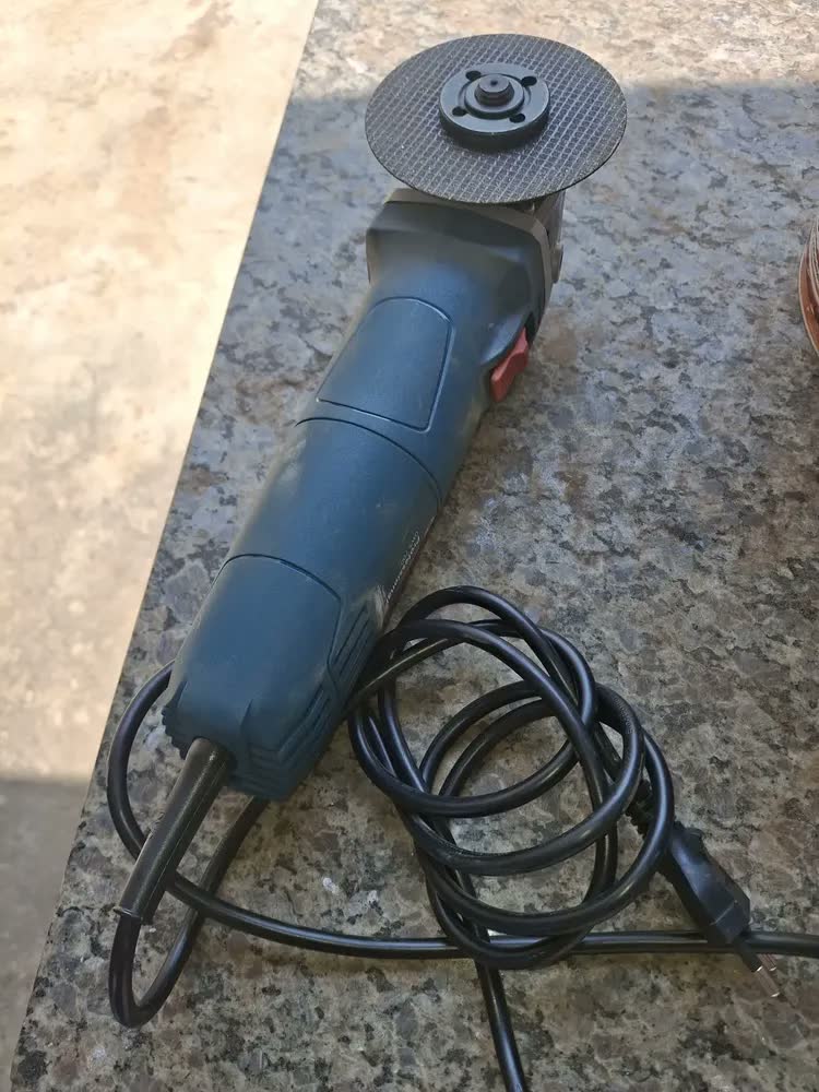 foto de Kit Esmerilhadeira Bosch Gws 700 710w 110v + 3 Discos Metal Azul