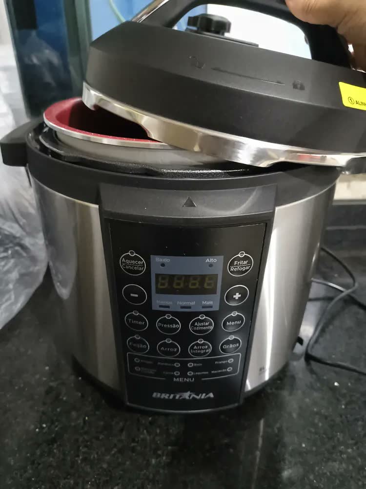 foto de Panela Pressão Britânia Bpp06p cor preto