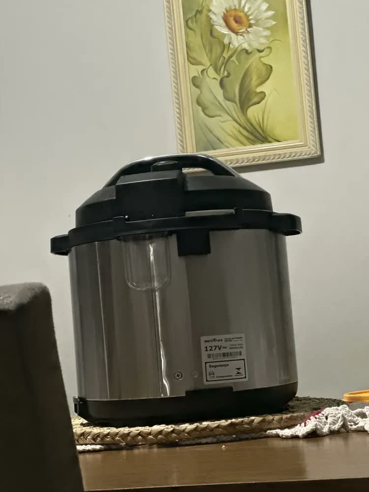 foto de Panela Pressão Britânia Bpp06p Preto Com Inox