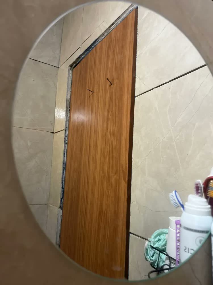 foto de Espelho Decorativo 30x30 Lapidado Parede Fita Dupla Face Redondo