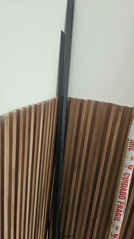 foto de Cantoneira de Acabamento Favom WPC Carvalho Fosco para Painel Ripado