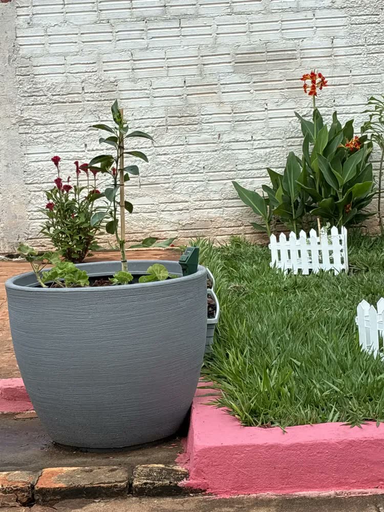 foto de Vaso De P/ Grande Redondo Bojo Grafiato P Árvores Frutíferas Cor Cimento