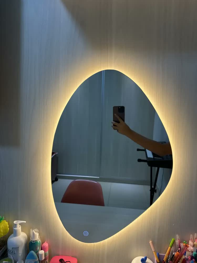 foto de Espelho Orgânico 60x40cm Iluminado Com Led Frio Touch Screen Moldura Orgânico Led Quente Touch