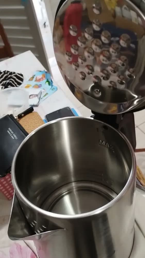 foto de Chaleira Elétrica Britânia Bch12i 1,9 Litros Inox Cor Aço Inoxidável