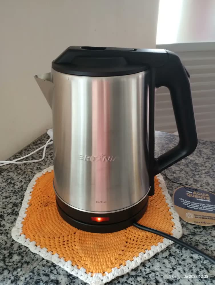 foto de Chaleira Elétrica Britânia Bch12i 1,9 Litros Inox Cor Aço Inoxidável
