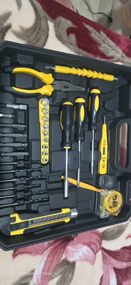 foto de Parafusadeira Furadeira De Impacto The Black Tools Tbkit18 Com Maleta