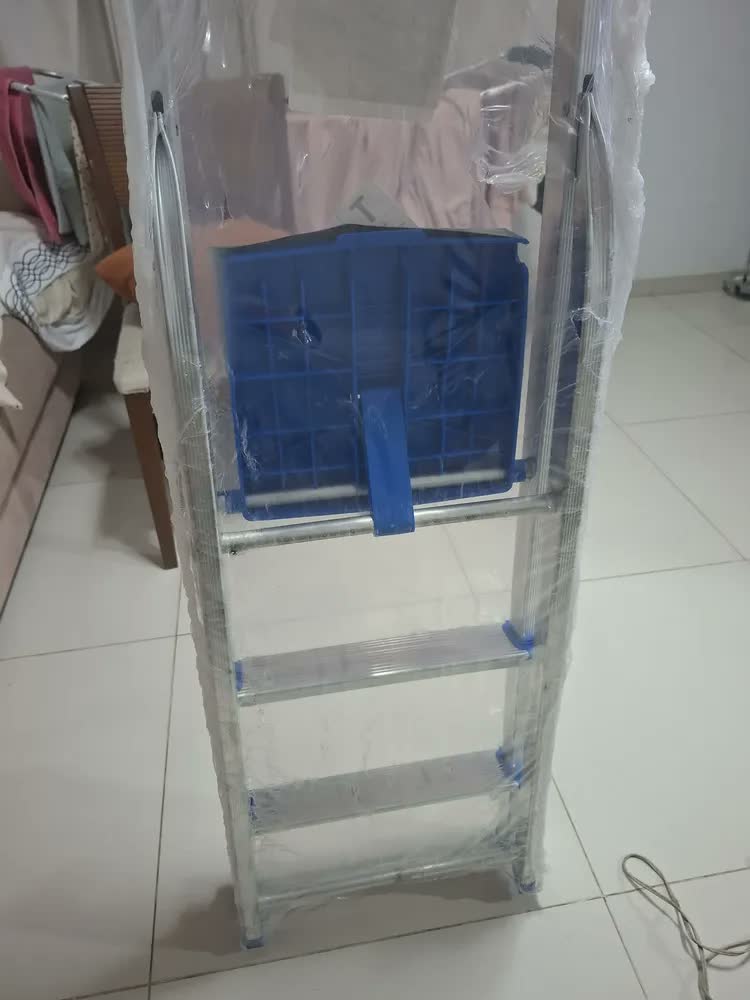 foto de Escada De Alumínio Dobrável 3 Degraus Tesoura Travamento Automático Antiderrapante Certificada Inmetro 120kg Kstech Mor Plataforma Trava De Segurança Multiuso Doméstica Cozinha Área De Serviço