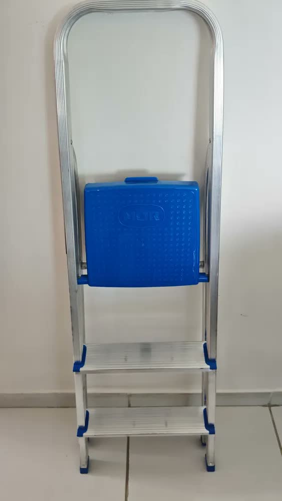 foto de Escada De Alumínio Dobrável 3 Degraus Tesoura Travamento Automático Antiderrapante Certificada Inmetro 120kg Kstech Mor Plataforma Trava De Segurança Multiuso Doméstica Cozinha Área De Serviço