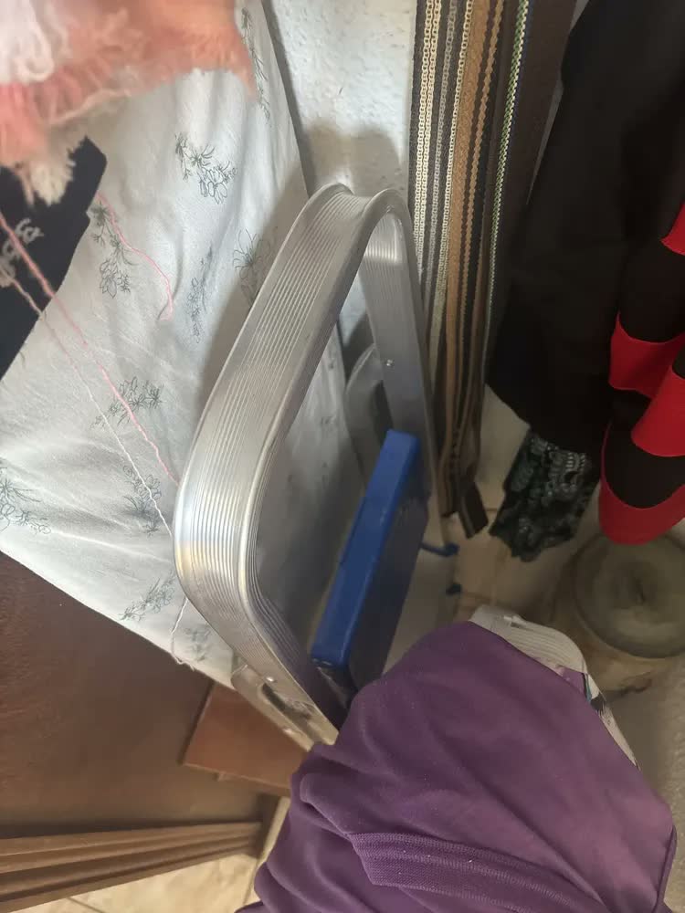 foto de Escada De Alumínio Dobrável 3 Degraus Tesoura Travamento Automático Antiderrapante Certificada Inmetro 120kg Kstech Mor Plataforma Trava De Segurança Multiuso Doméstica Cozinha Área De Serviço