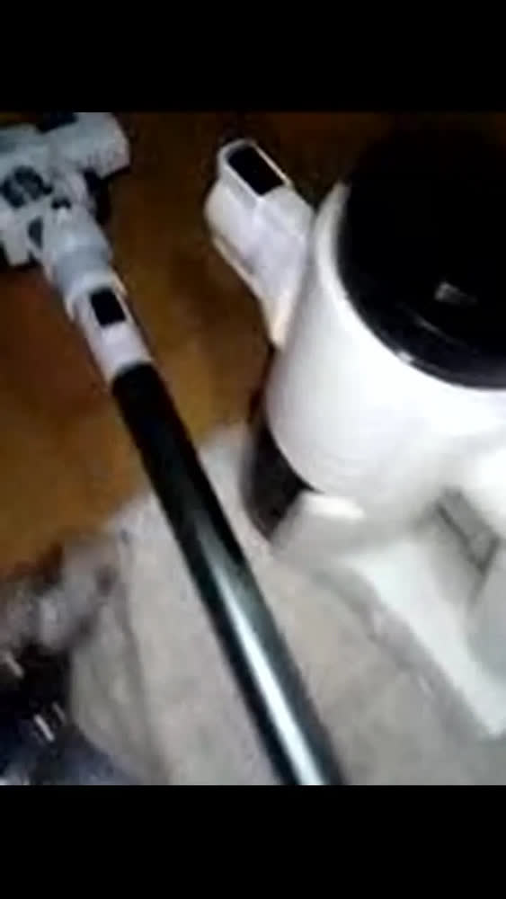 foto de Aspirador de po vertical portatil sem fio para casa carro branco