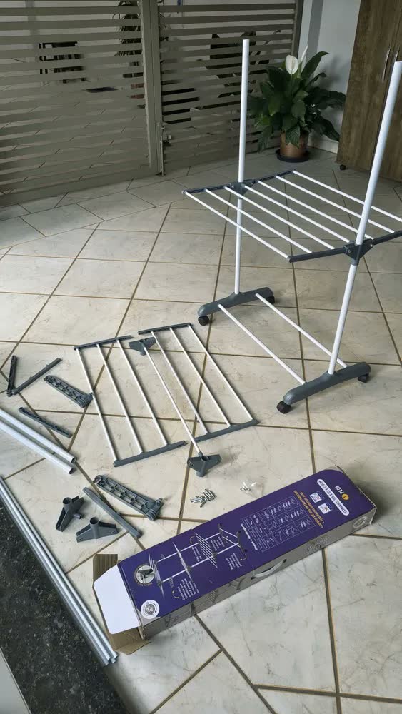 foto de Varal De Chão Dobrável Rodinhas 3 Andares Reforçados Preto Preto