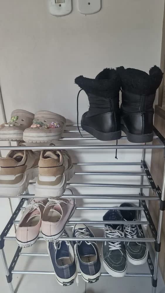 foto de Sapateira Vertical Moderna Em Aço Cromado Com 5 Prateleiras Preto/prata - 5 Andares