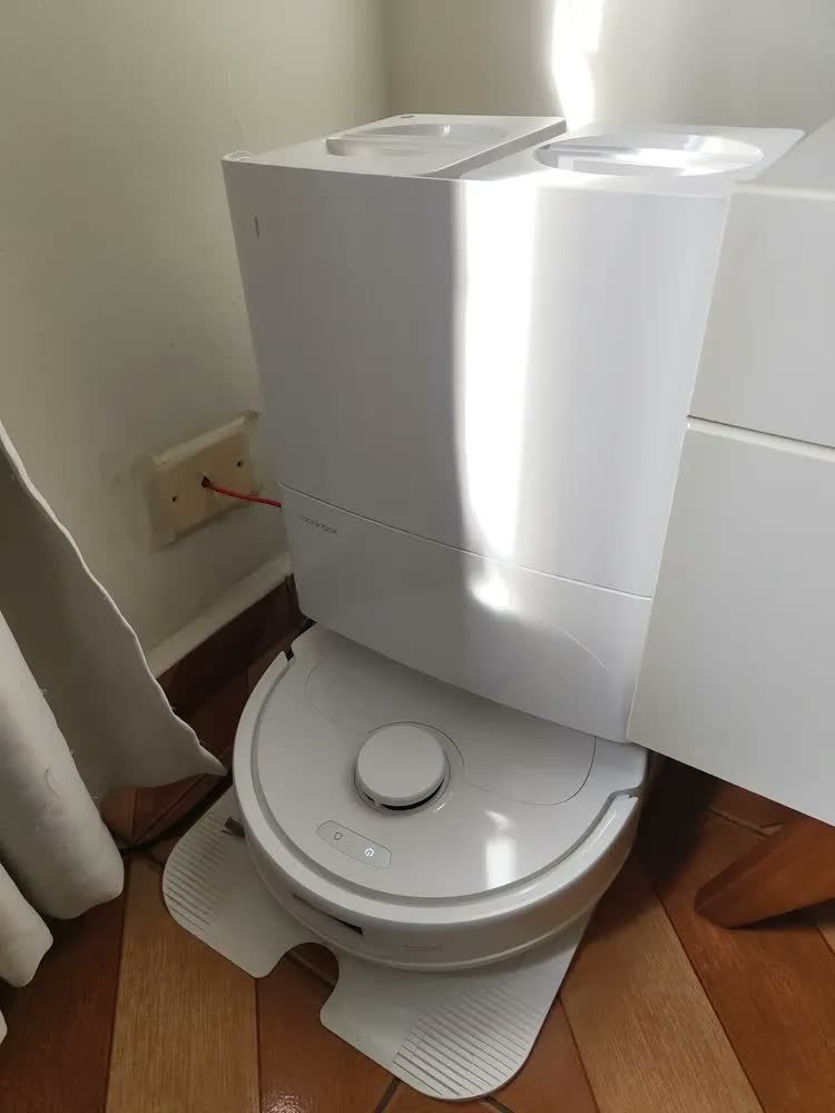 foto de Robô Aspirador Roborock Qr598 Com Mop E Controle App Preto