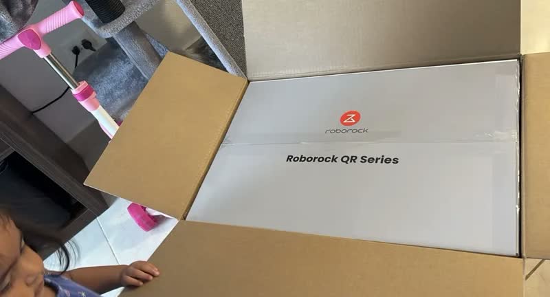foto de Robô Aspirador Roborock Qr598 Com Mop E Controle App Preto