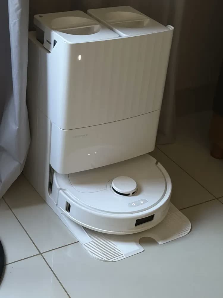 foto de Robô Aspirador Roborock Qr598 Com Mop E Controle App Preto
