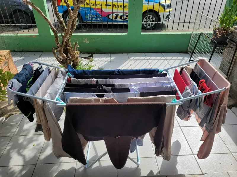 foto de Varal Roupas De Chão Com Abas Portátil 20kg Branco