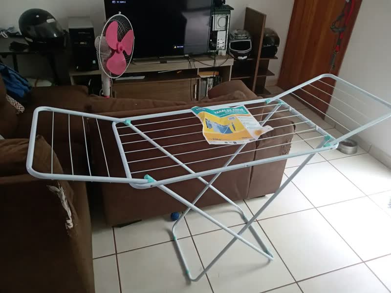 foto de Varal Roupas De Chão Com Abas Portátil 20kg Branco