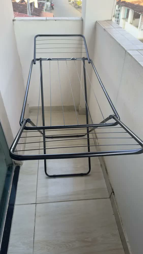 foto de Varal Roupas De Chão Com Abas Portátil 20kg Branco